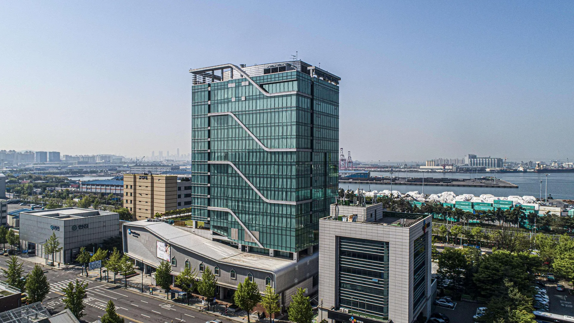 Harbor Park Hotel contacts